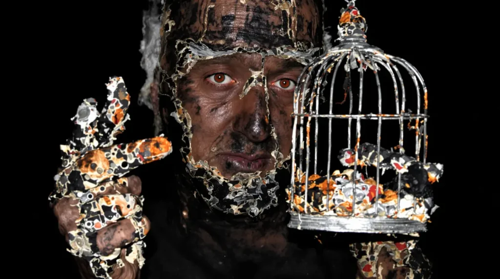 Son rêve et ses 200 oiseaux réduits en cendres : le déchirement de Samuel après l’incendie criminel de son terrain au Blanc